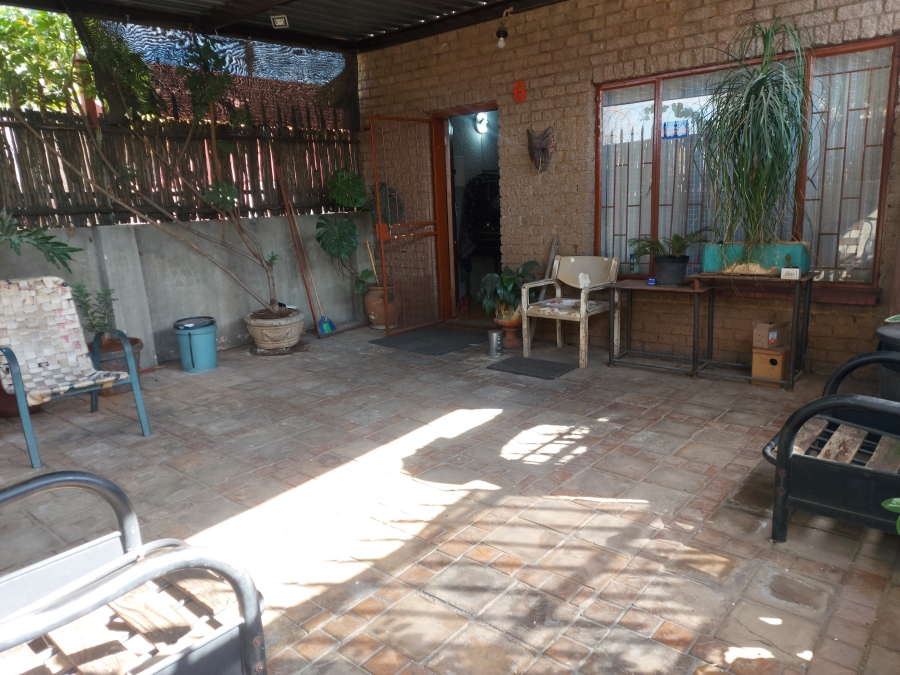 1 Bedroom Property for Sale in Rustenburg Central North West